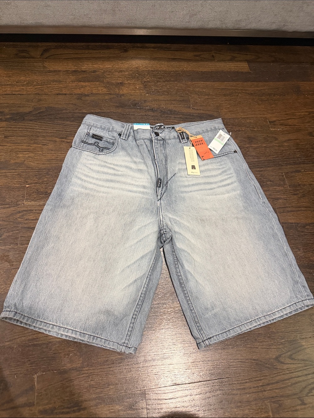 Vintage Y2K LRG Men's Light Wash Denim Shorts size 34 NWT